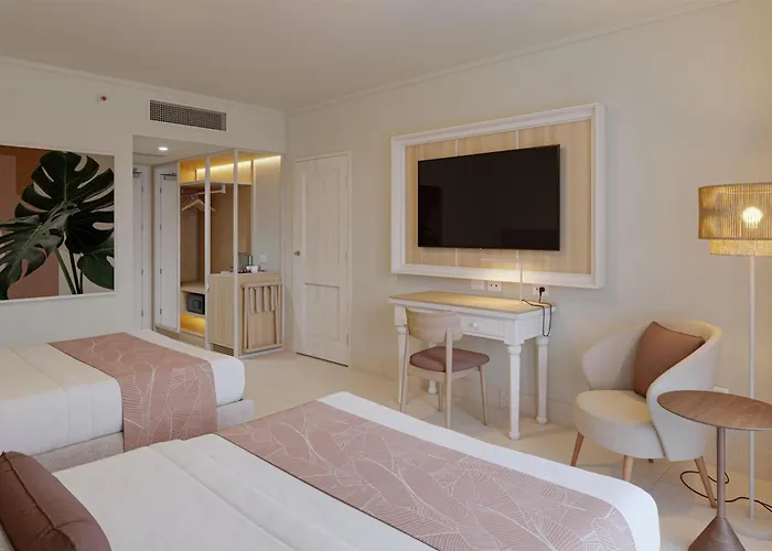 Standard Double Room Mobility Accessible